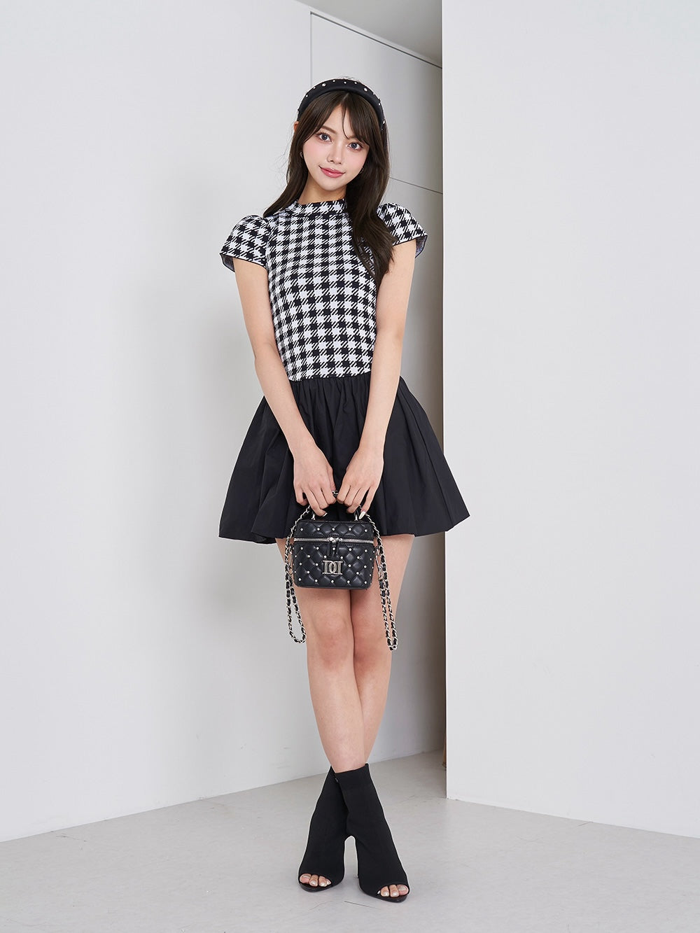 モデル:163cm(着用サイズ:FREE 着用カラー:BLK)