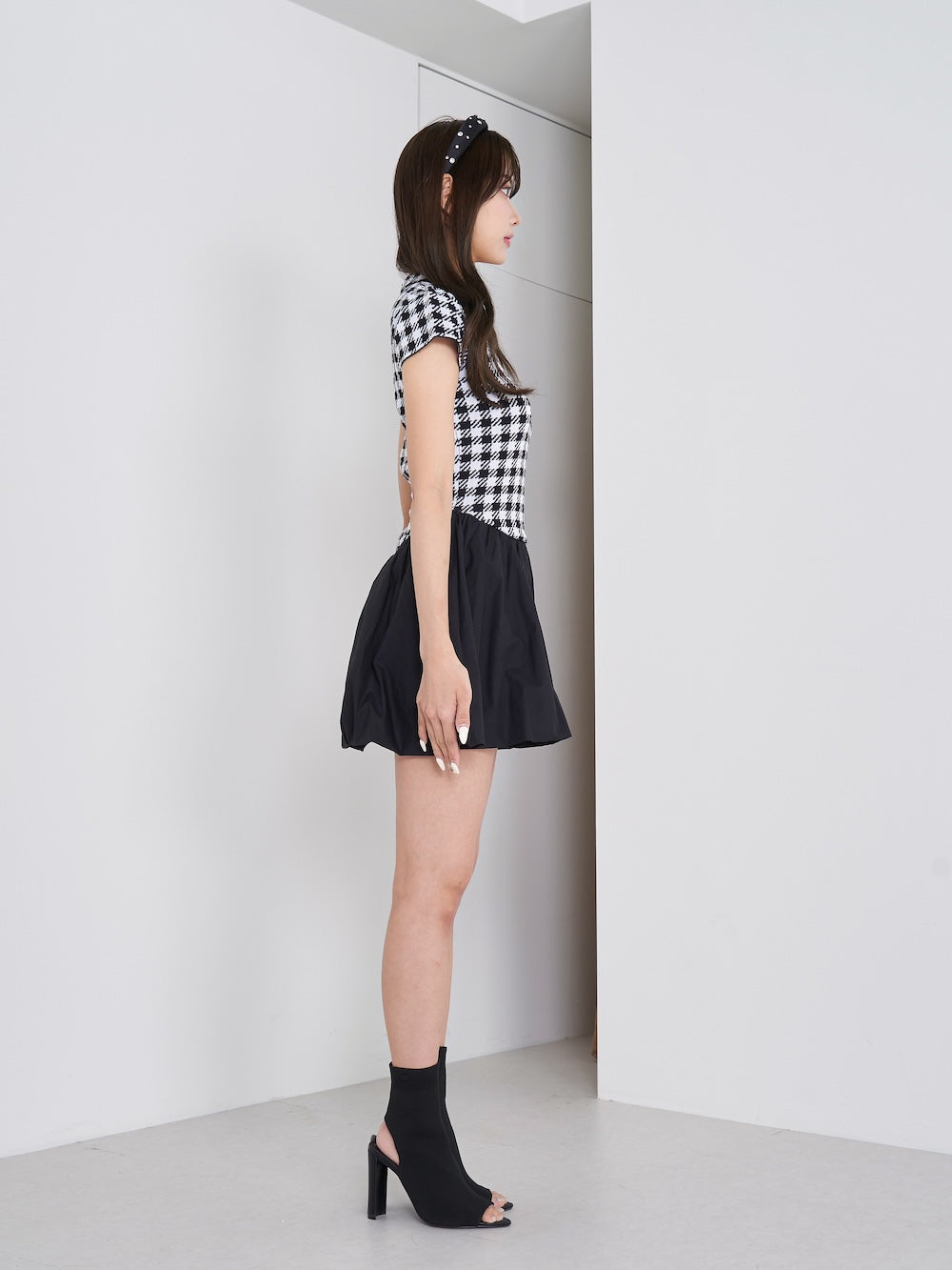 モデル:163cm(着用サイズ:FREE 着用カラー:BLK)