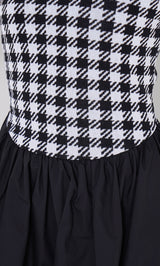 モデル:163cm(着用サイズ:FREE 着用カラー:BLK)