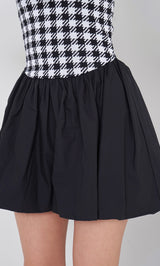 モデル:163cm(着用サイズ:FREE 着用カラー:BLK)