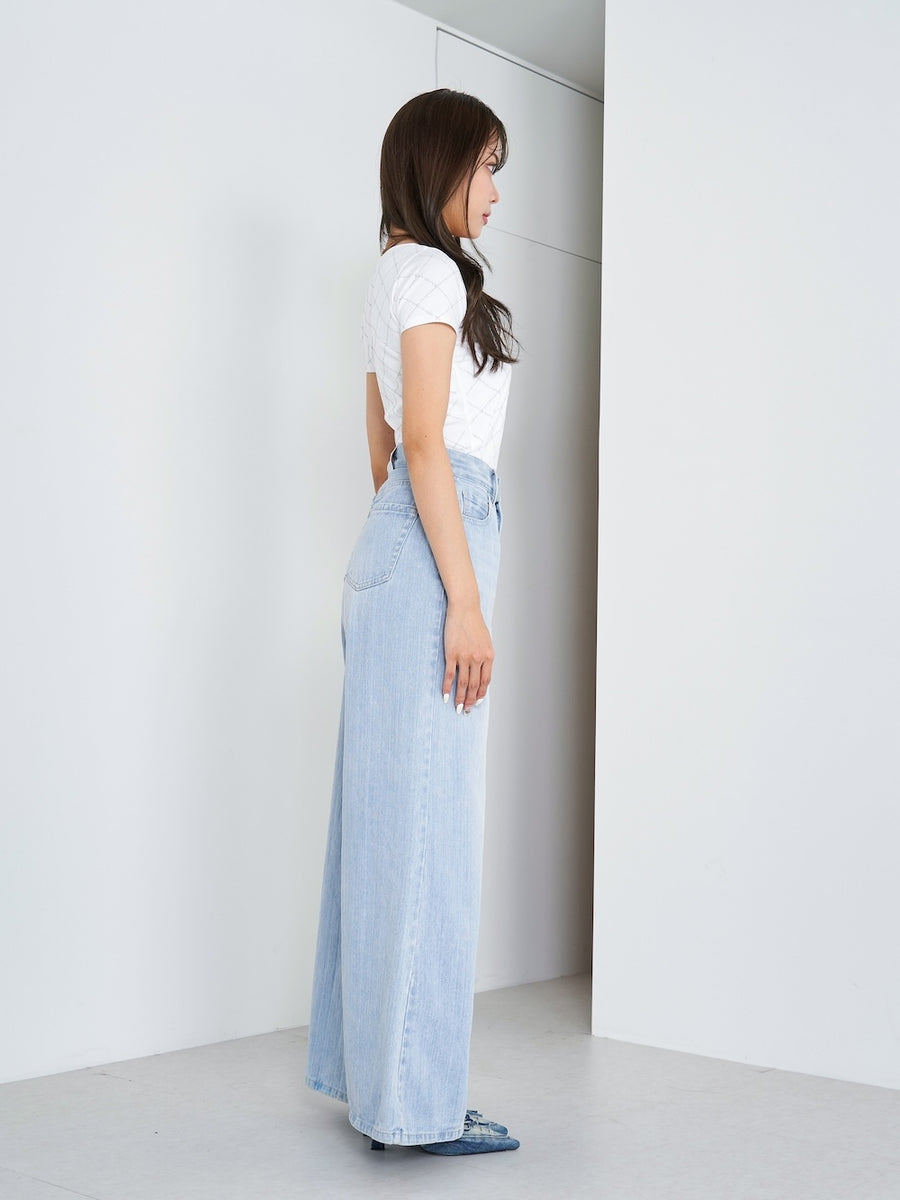 モデル:163cm(着用サイズ:FREE 着用カラー:WHT)