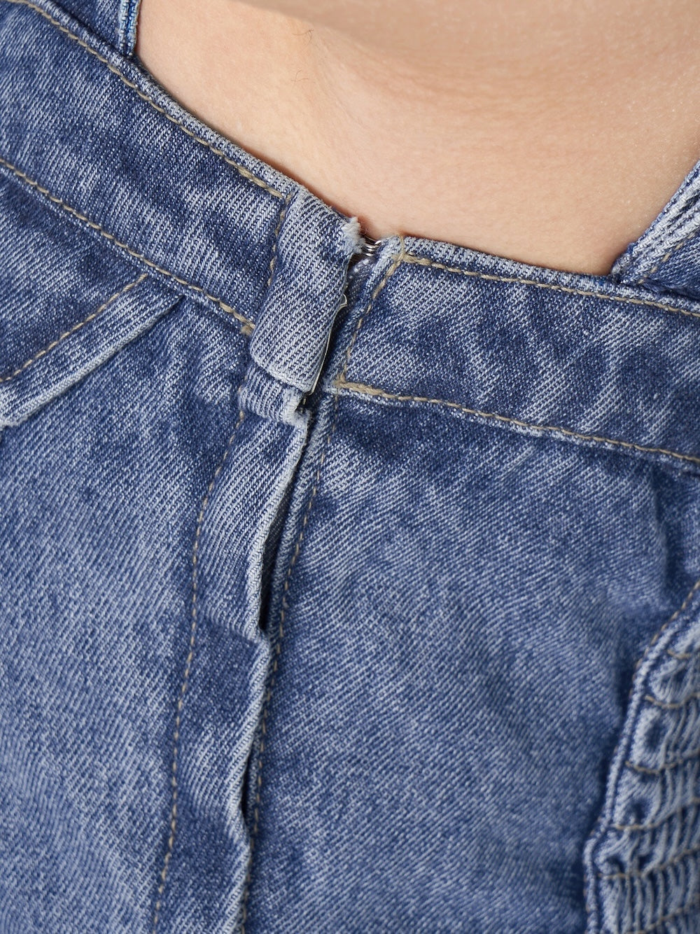 モデル:163cm(着用サイズ:FREE 着用カラー:BLU)