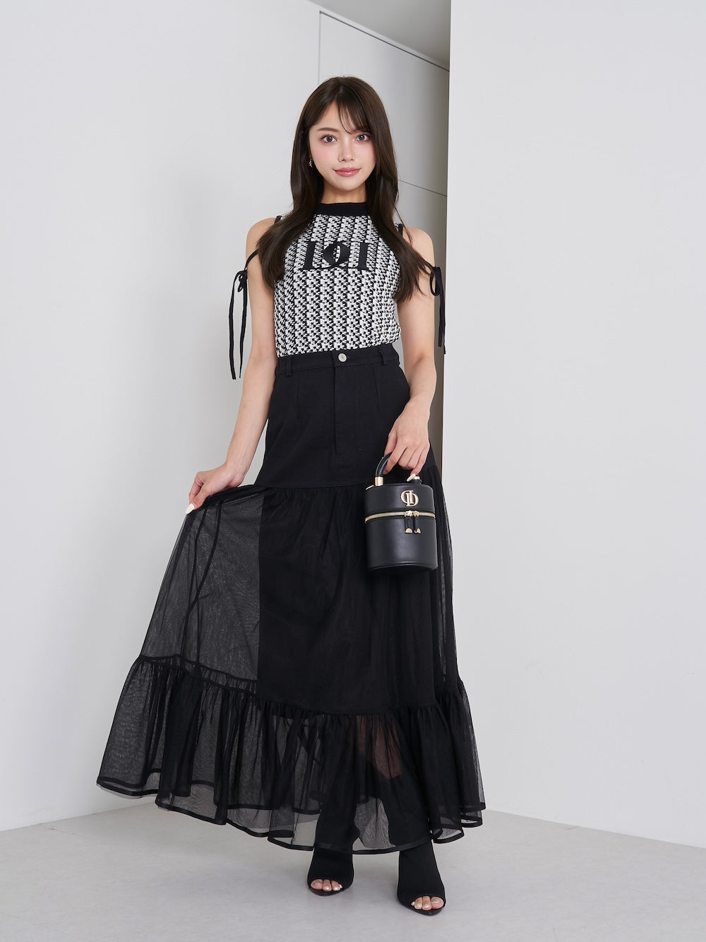 モデル:163cm(着用サイズ:FREE 着用カラー:BLK)