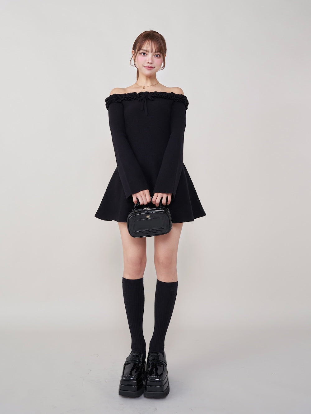 モデル:163cm(着用サイズ:FREE 着用カラー:BLK)