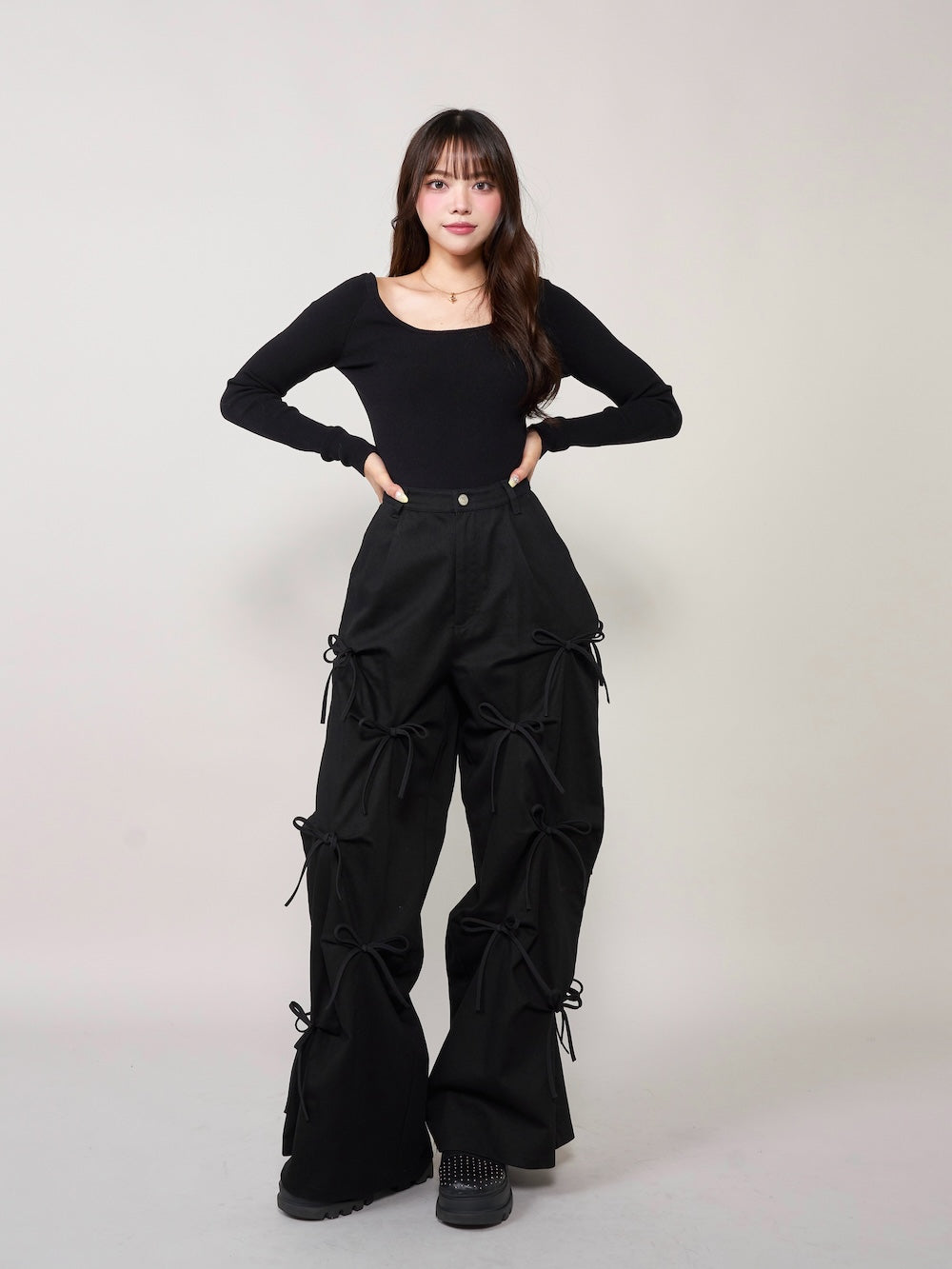 モデル:163cm(着用サイズ:FREE 着用カラー:BLK)