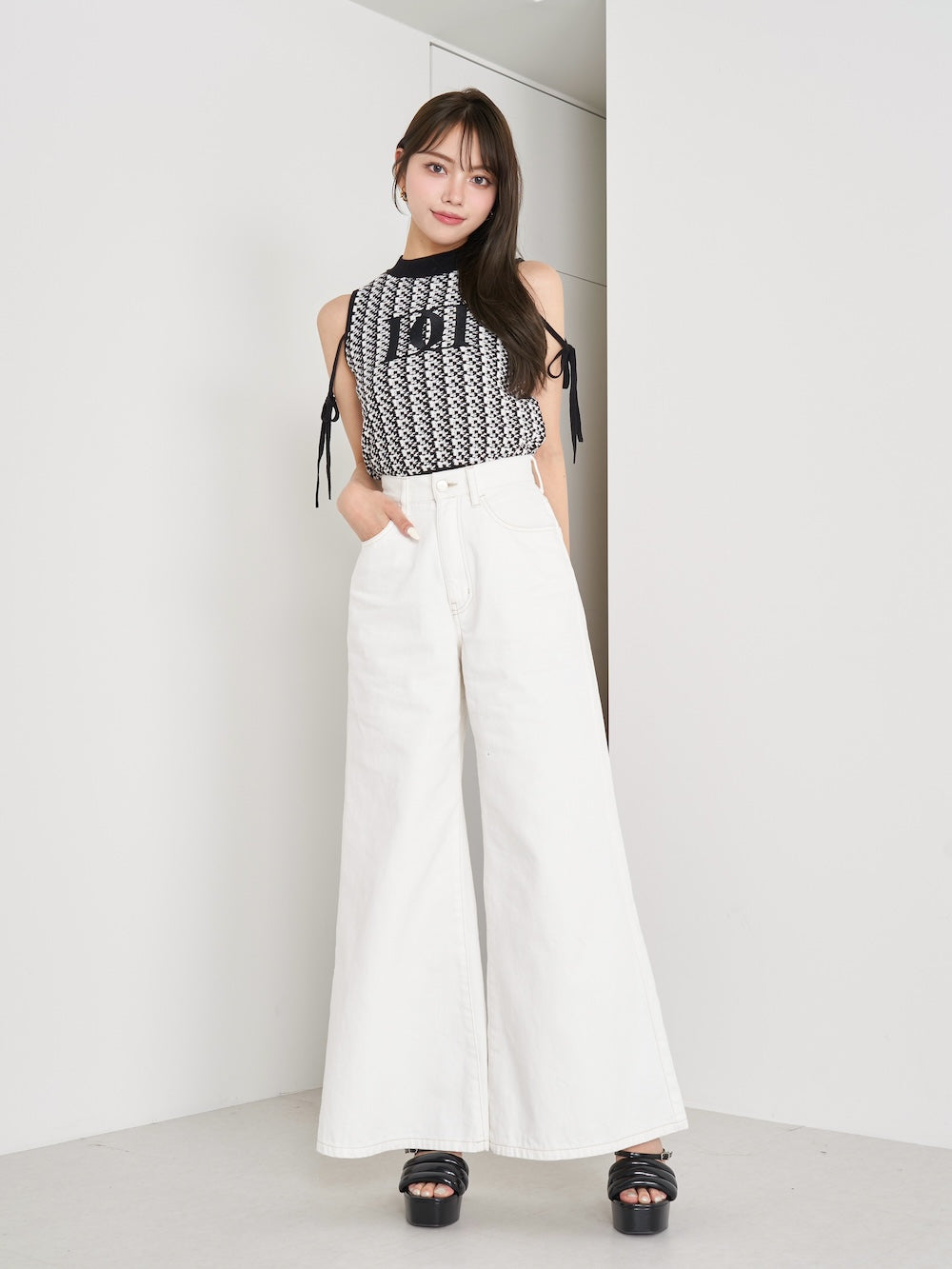 モデル:163cm(着用サイズ:FREE 着用カラー:BLK)