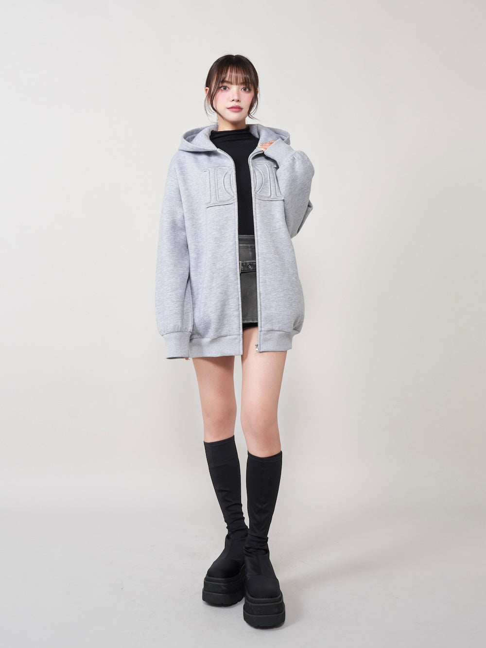 モデル:163cm(着用サイズ:FREE 着用カラー:GRY)
