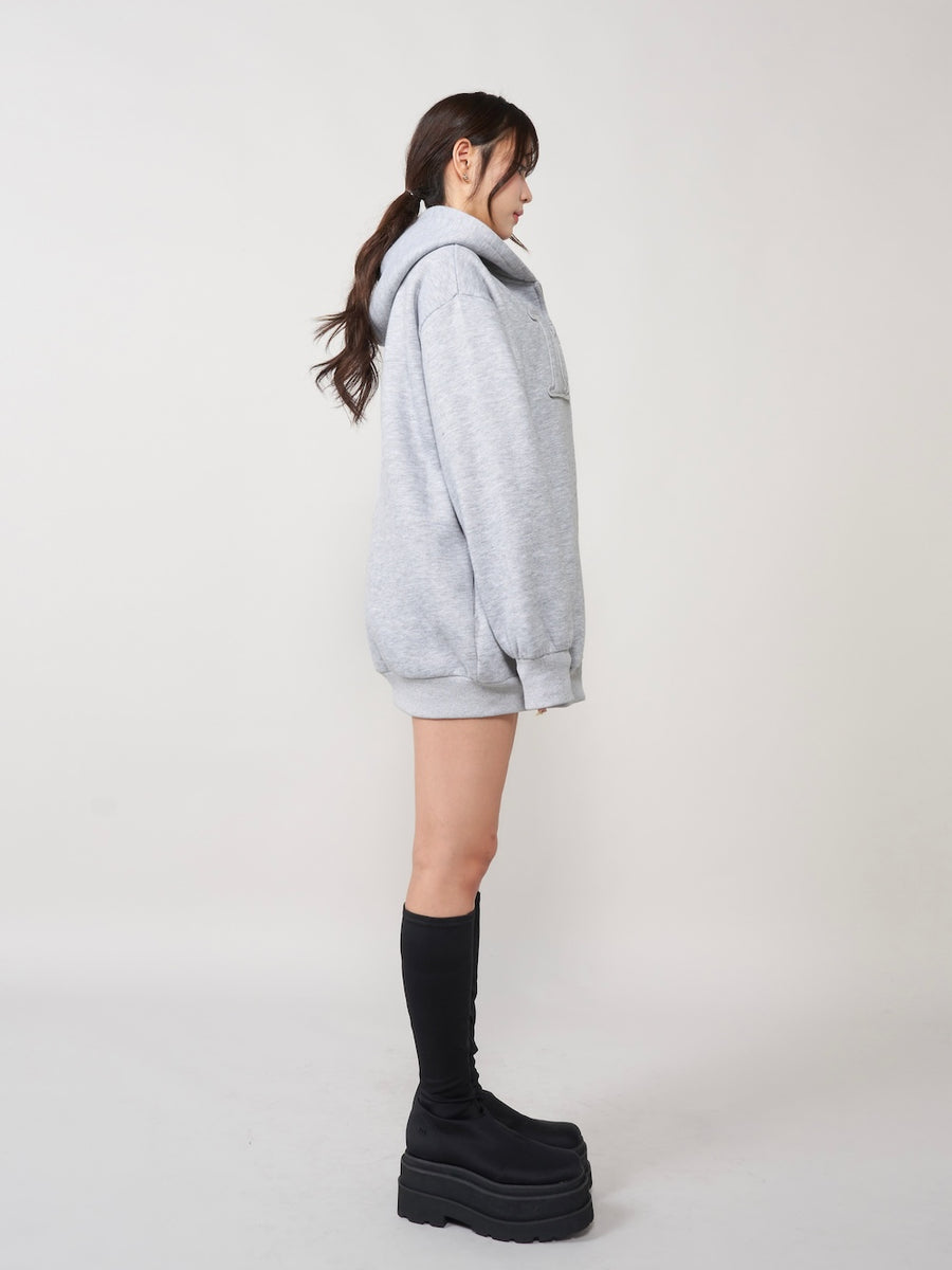 モデル:163cm(着用サイズ:FREE 着用カラー:GRY)