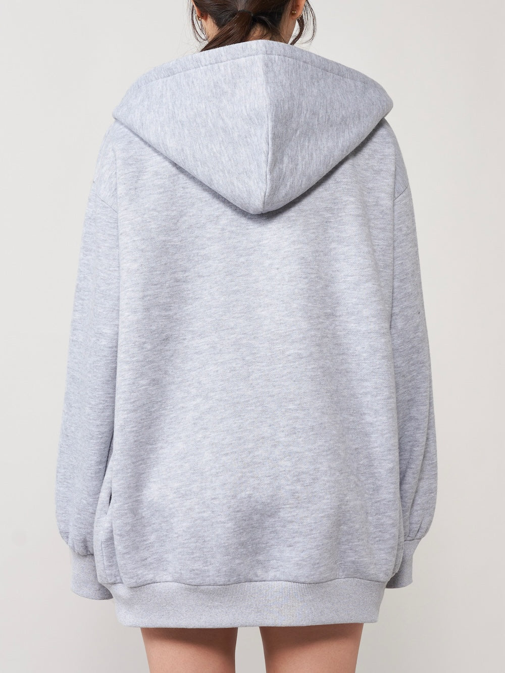 モデル:163cm(着用サイズ:FREE 着用カラー:GRY)