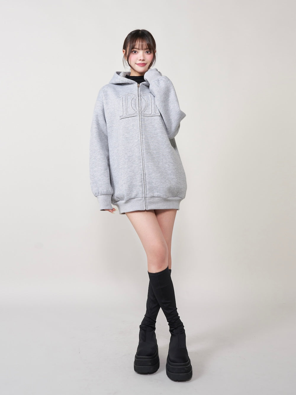 モデル:163cm(着用サイズ:FREE 着用カラー:GRY)