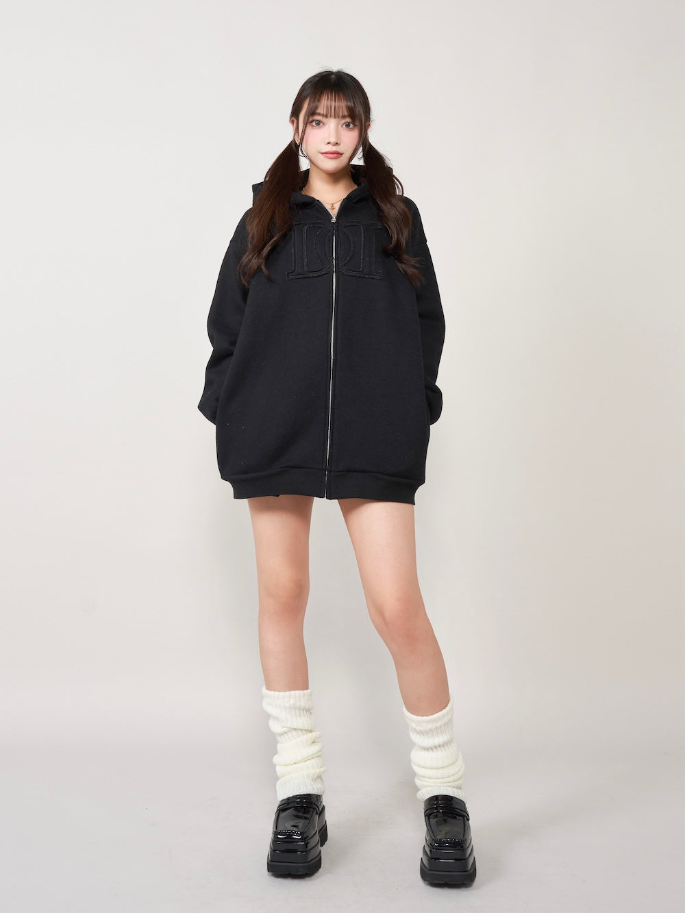 モデル:163cm(着用サイズ:FREE 着用カラー:BLK)