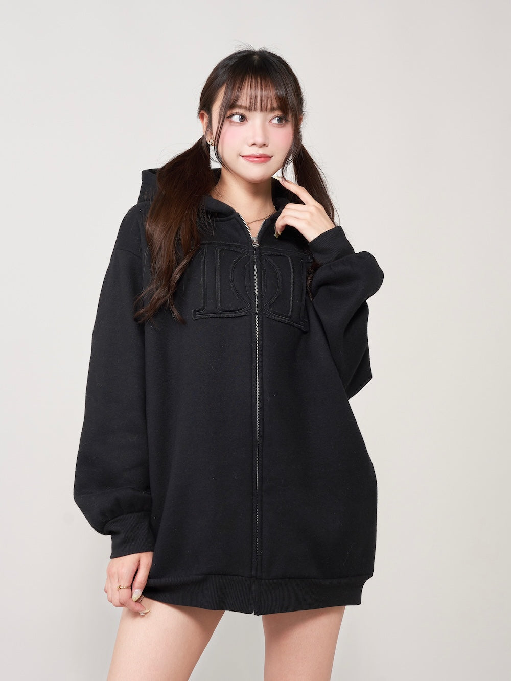 モデル:163cm(着用サイズ:FREE 着用カラー:BLK)