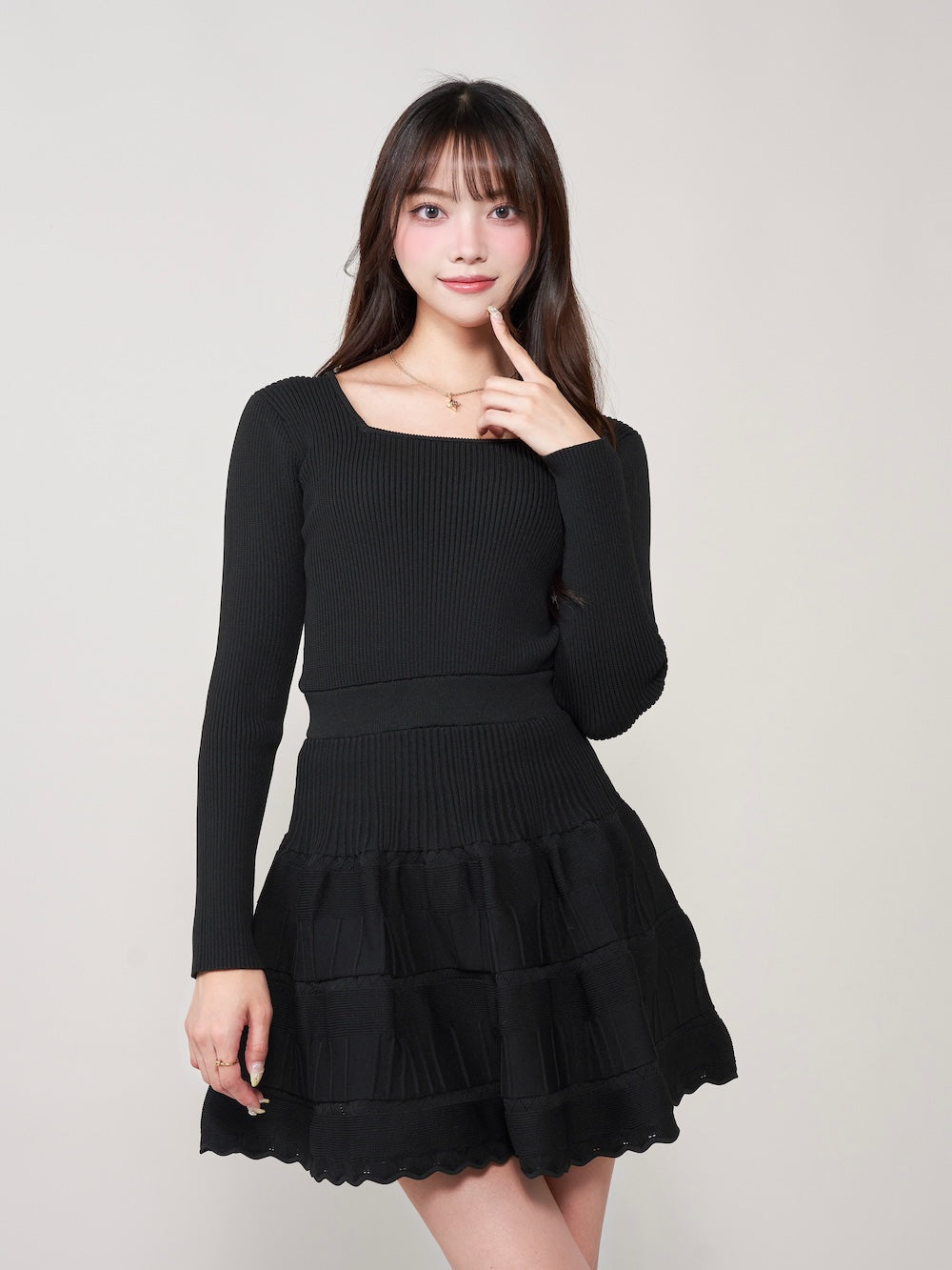 モデル:163cm(着用サイズ:FREE 着用カラー:BLK)