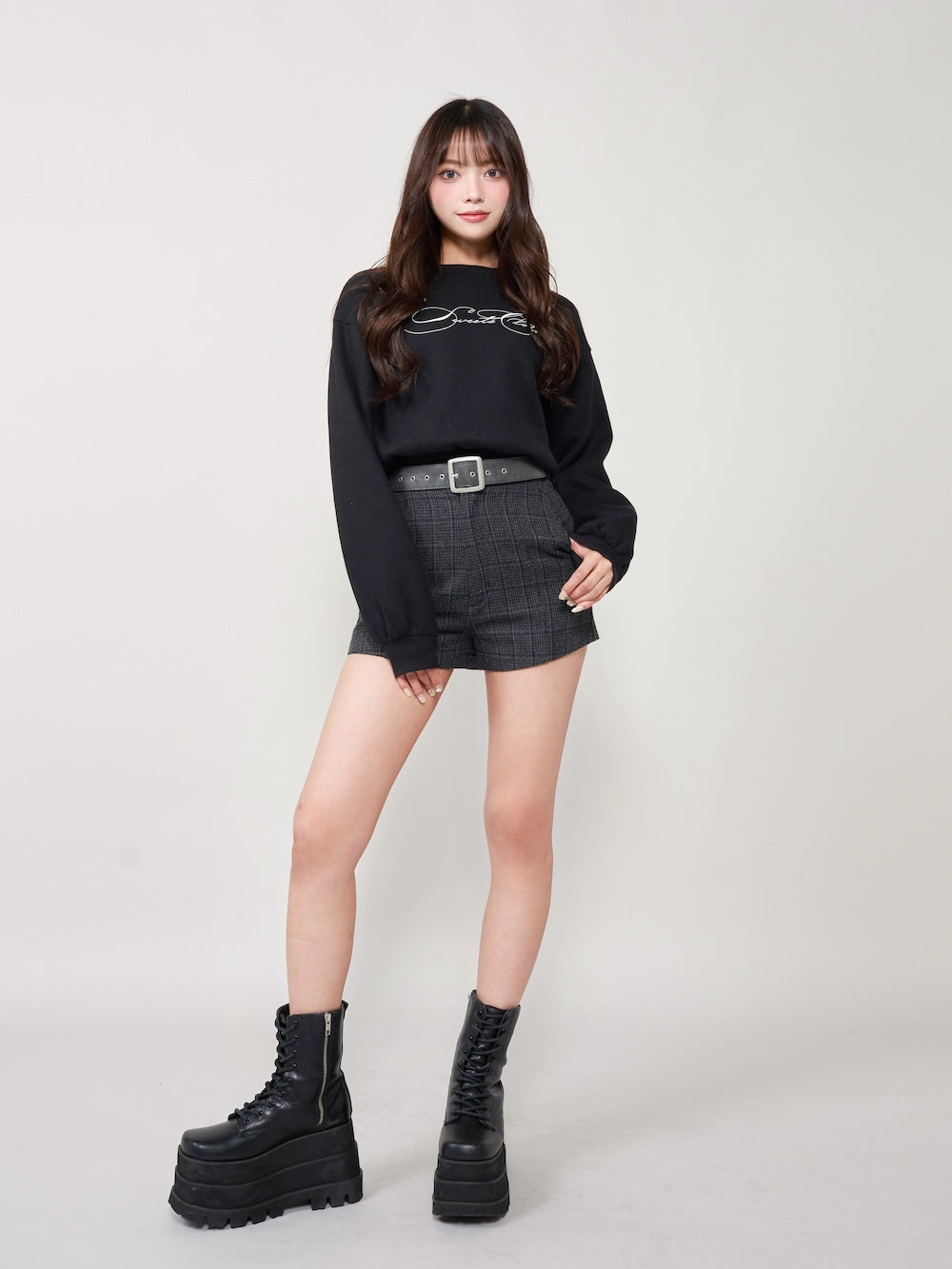 モデル:163cm(着用サイズ:FREE 着用カラー:BLK)