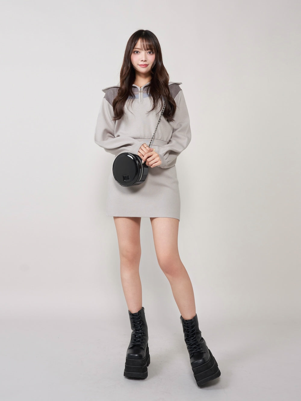 モデル:163cm(着用サイズ:FREE 着用カラー:GRY)