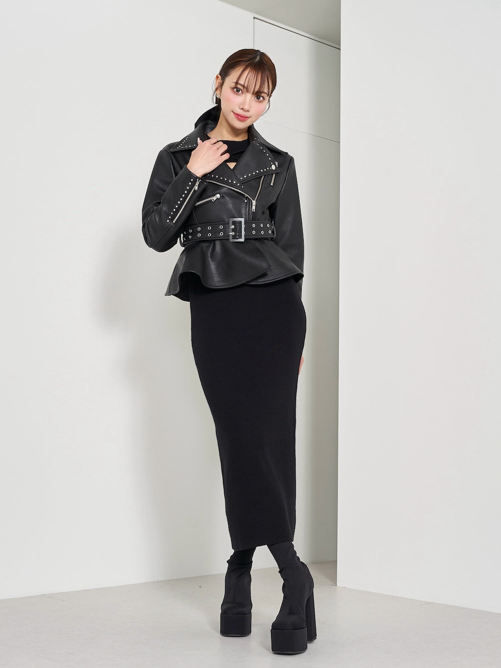 モデル:163cm(着用サイズ:FREE 着用カラー:BLK)