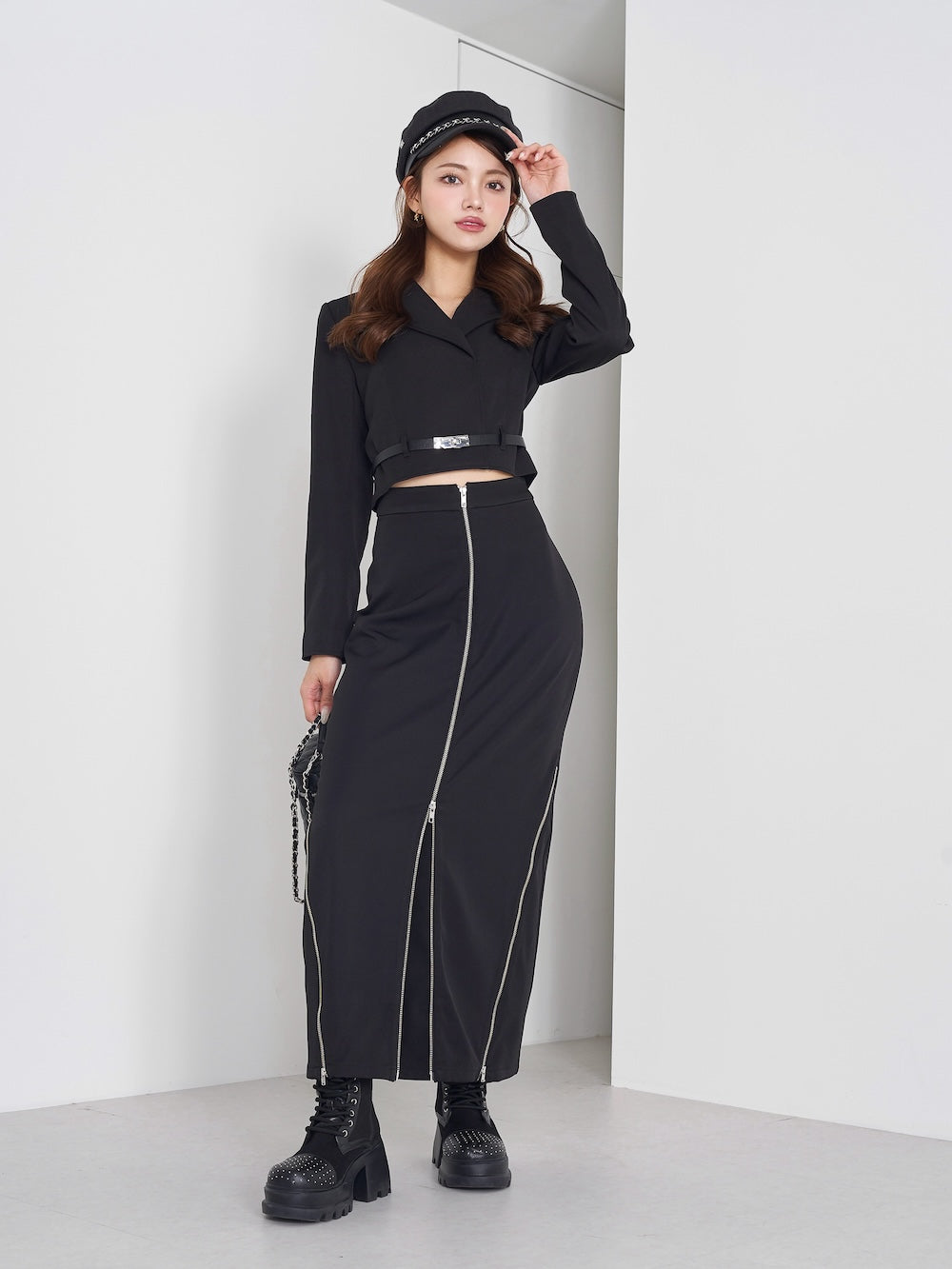 モデル:163cm(着用サイズ:FREE 着用カラー:BLK)