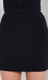 モデル:163cm(着用サイズ:FREE 着用カラー:BLK)