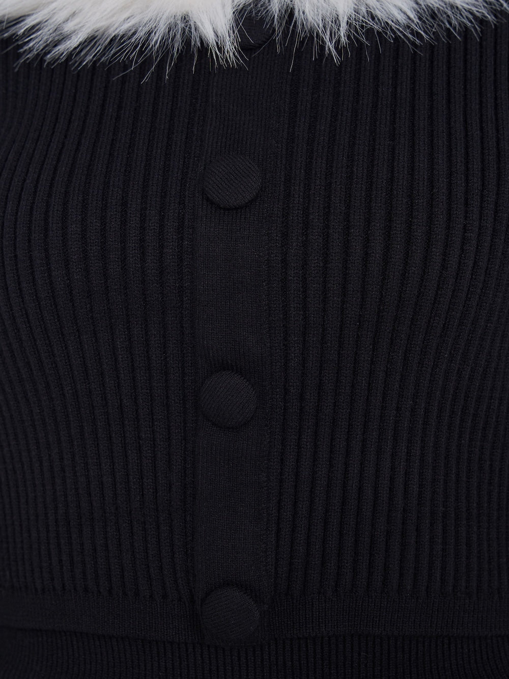 モデル:163cm(着用サイズ:FREE 着用カラー:BLK)