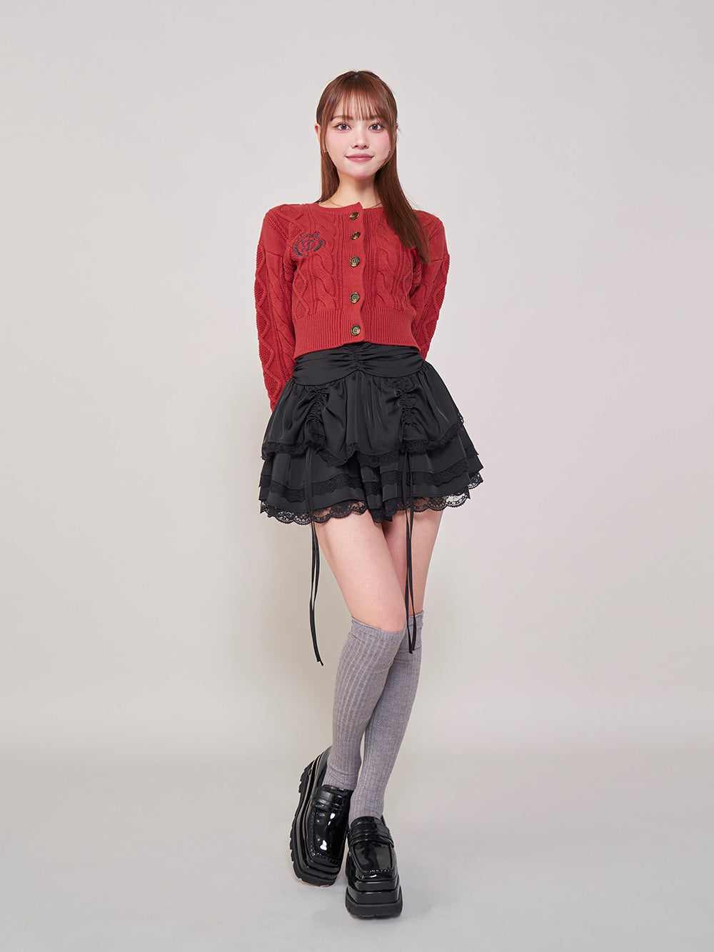 モデル:163cm(着用サイズ:FREE 着用カラー:RED)