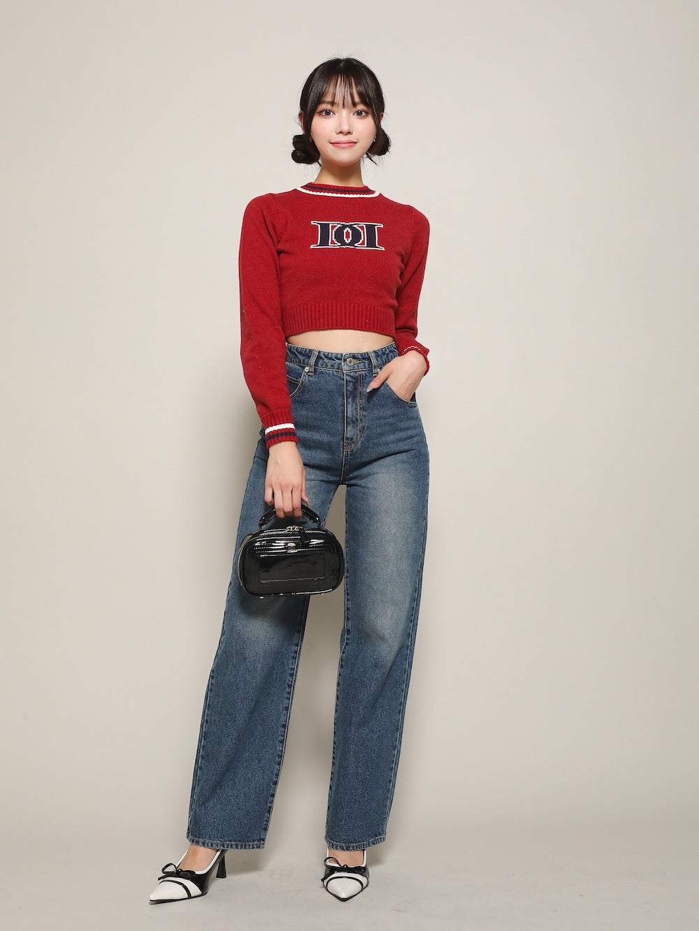 モデル:163cm(着用サイズ:FREE 着用カラー:RED)