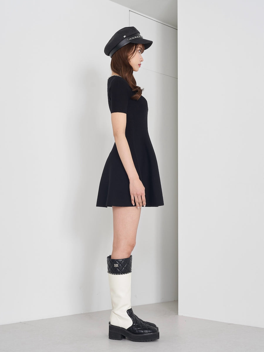 モデル:163cm(着用サイズ:FREE 着用カラー:BLK)