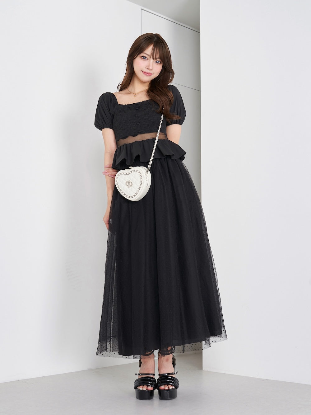 モデル:163cm(着用サイズ:FREE 着用カラー:BLK)
