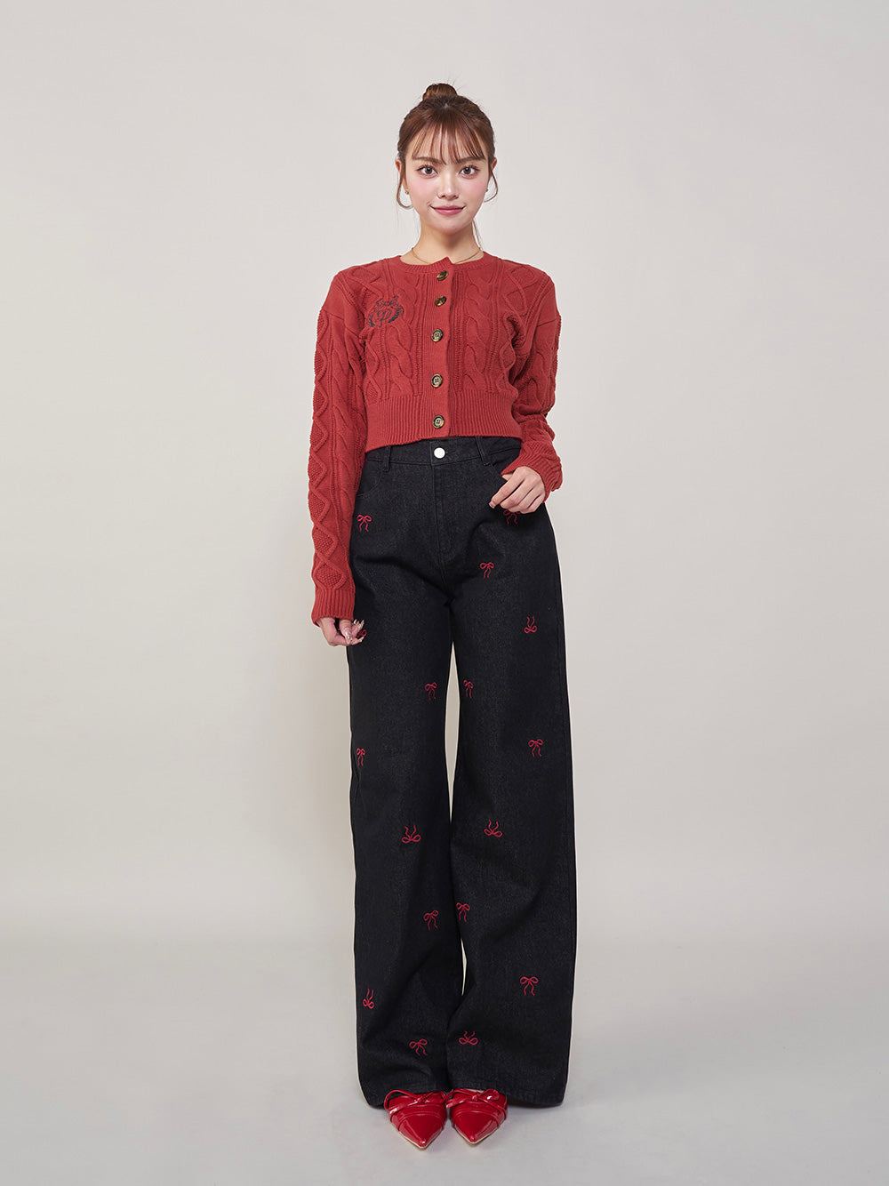 モデル:163cm(着用サイズ:FREE 着用カラー:RED)