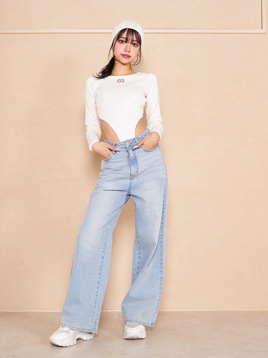 モデル:163cm(着用サイズ:FREE 着用カラー:WHT)