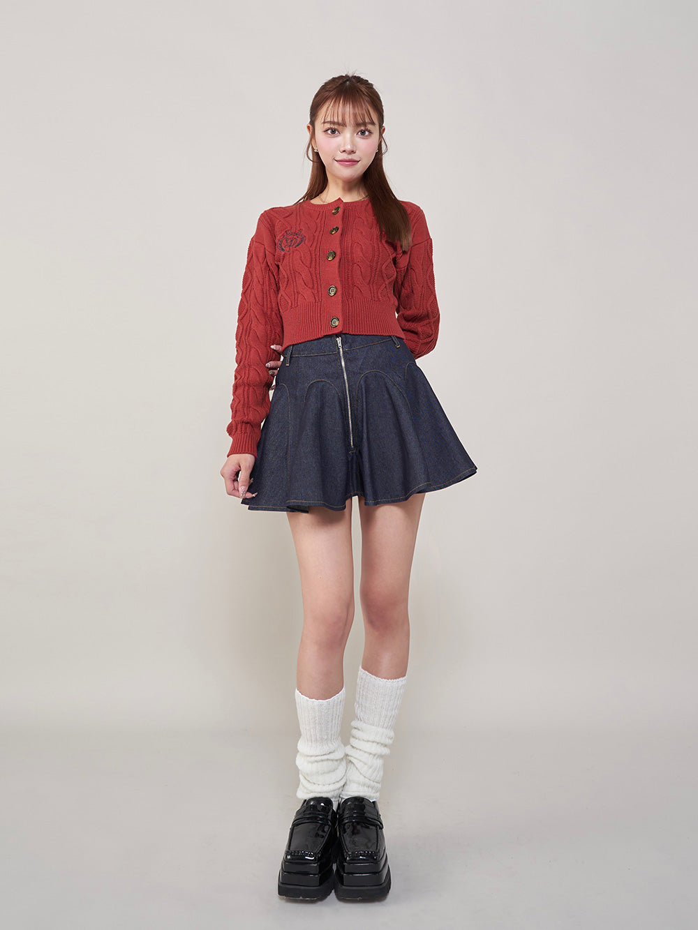 モデル:163cm(着用サイズ:FREE 着用カラー:RED)