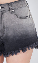モデル:163cm(着用サイズ:S 着用カラー:BLK)