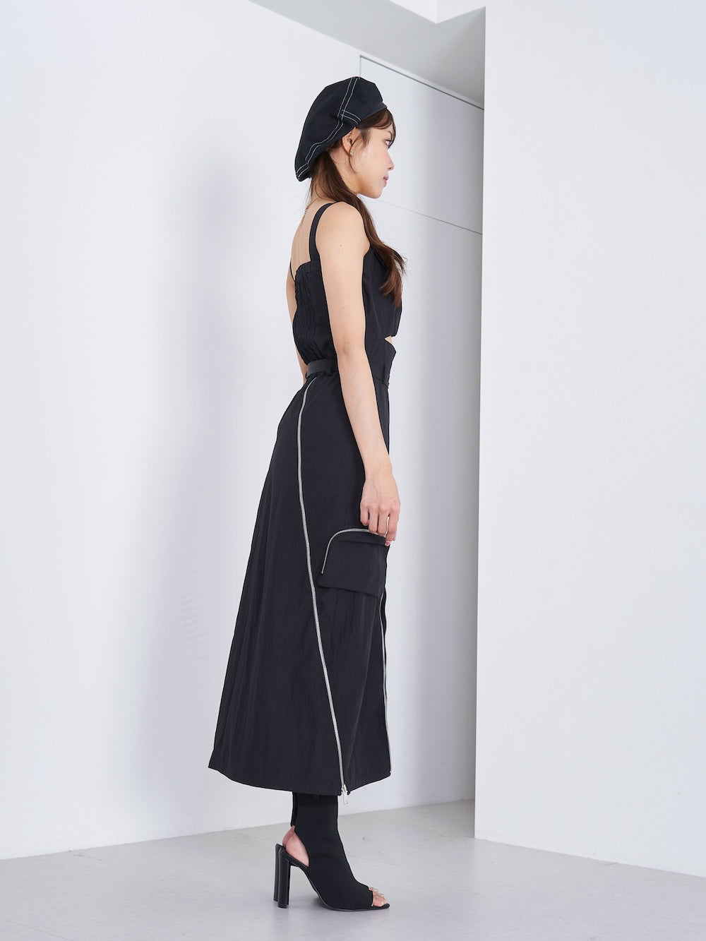 モデル:163cm(着用サイズ:FREE 着用カラー:BLK)