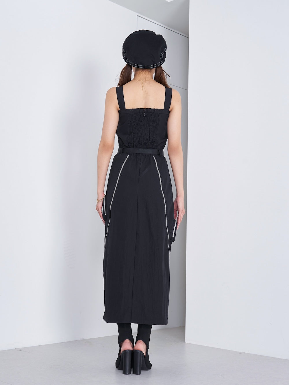 モデル:163cm(着用サイズ:FREE 着用カラー:BLK)