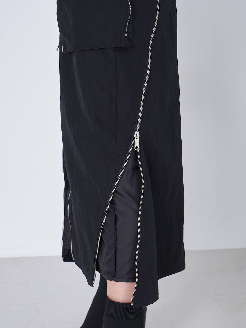 モデル:163cm(着用サイズ:FREE 着用カラー:BLK)