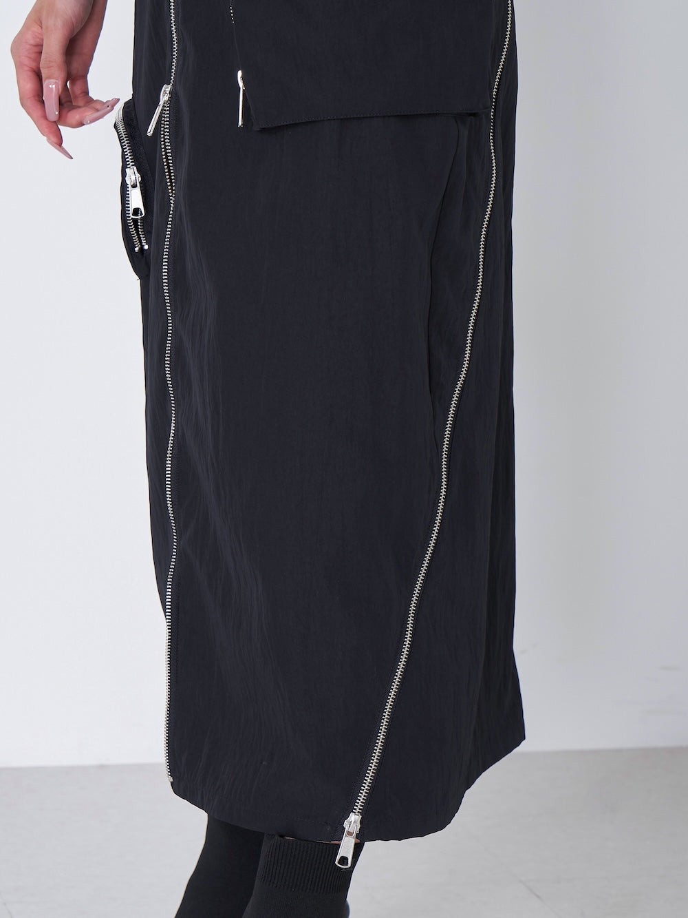モデル:163cm(着用サイズ:FREE 着用カラー:BLK)