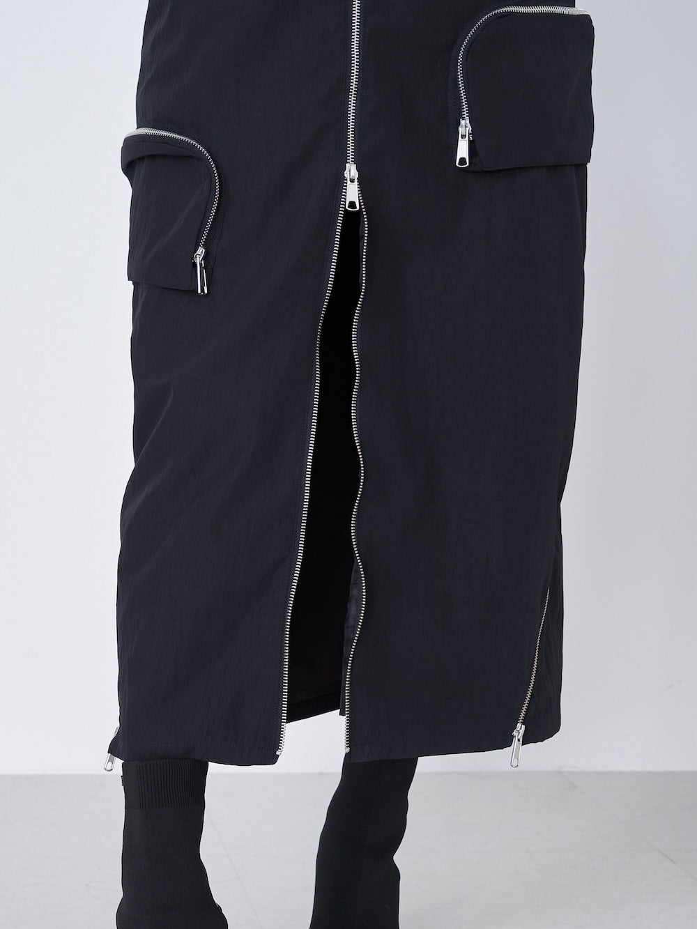 モデル:163cm(着用サイズ:FREE 着用カラー:BLK)