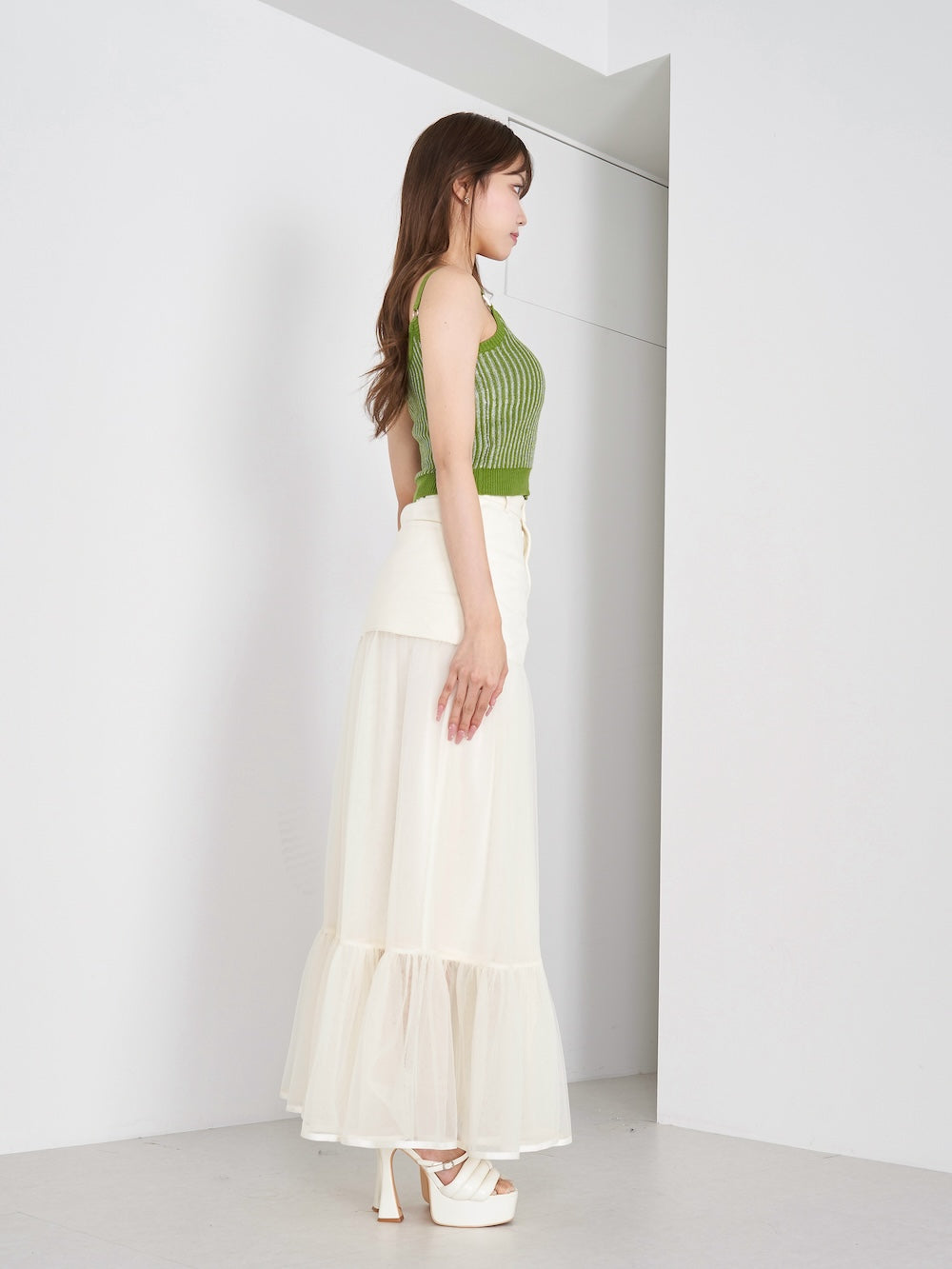 モデル:163cm(着用サイズ:FREE 着用カラー:GRN)