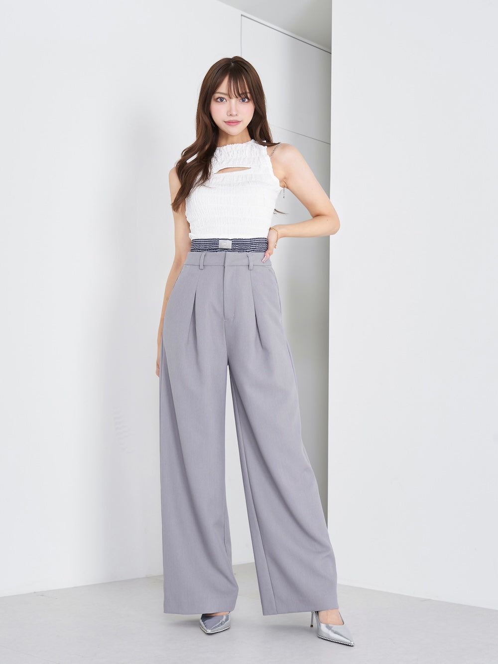 モデル:163cm(着用サイズ:FREE 着用カラー:GRY)