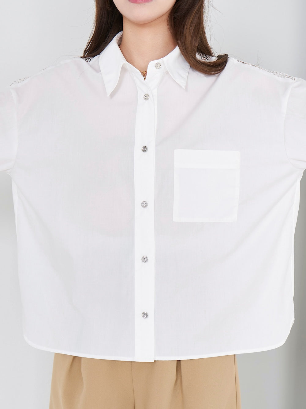 モデル:163cm(着用サイズ:FREE 着用カラー:WHT)