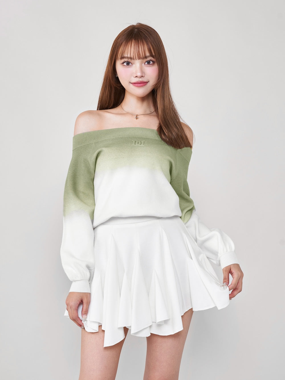モデル:163cm(着用サイズ:FREE 着用カラー:GRN)