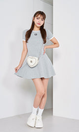 モデル:163cm(着用サイズ:FREE 着用カラー:GRY)