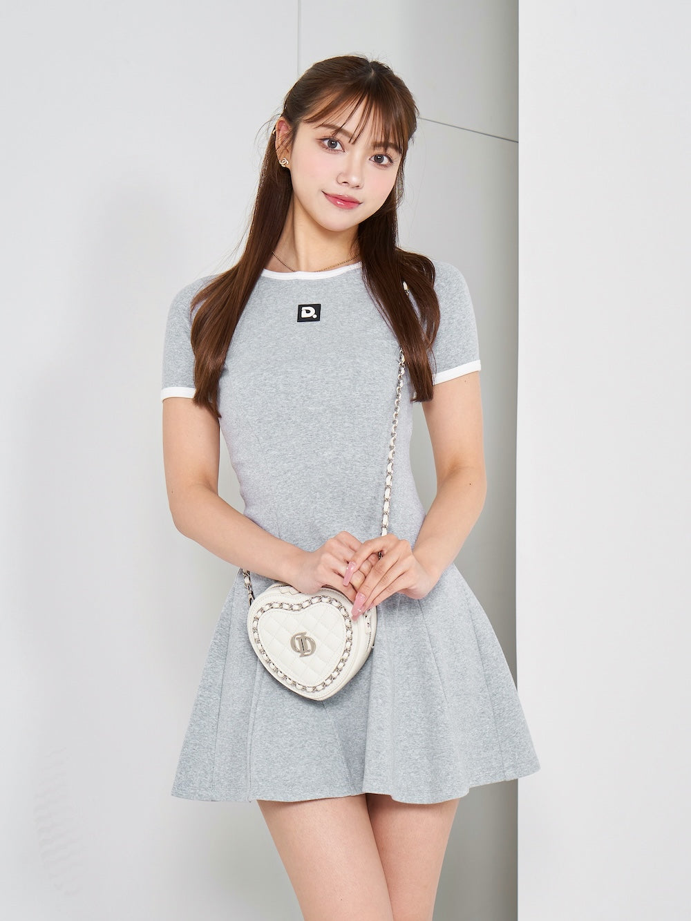 モデル:163cm(着用サイズ:FREE 着用カラー:GRY)