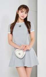モデル:163cm(着用サイズ:FREE 着用カラー:GRY)