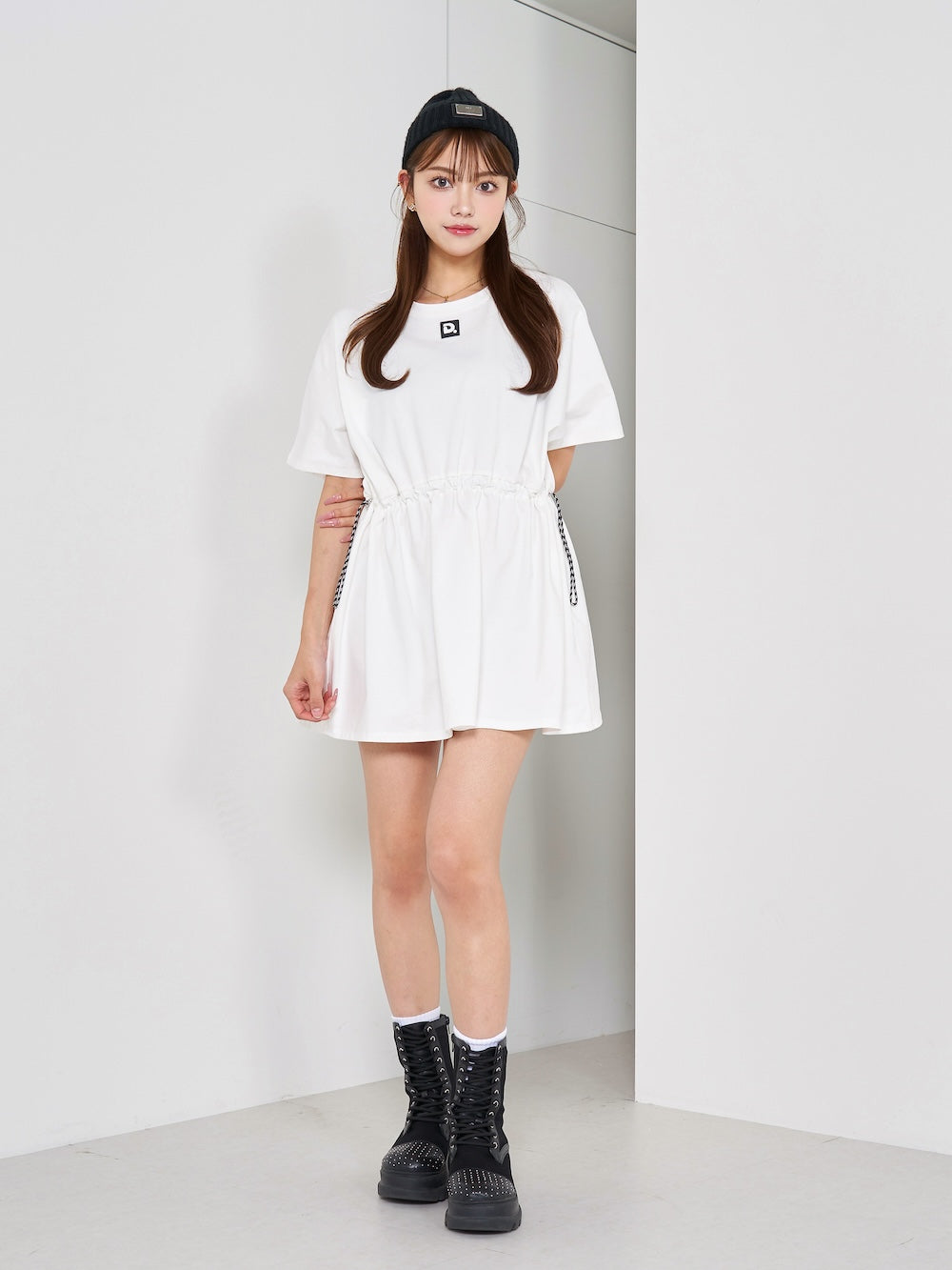 モデル:163cm(着用サイズ:FREE 着用カラー:WHT)