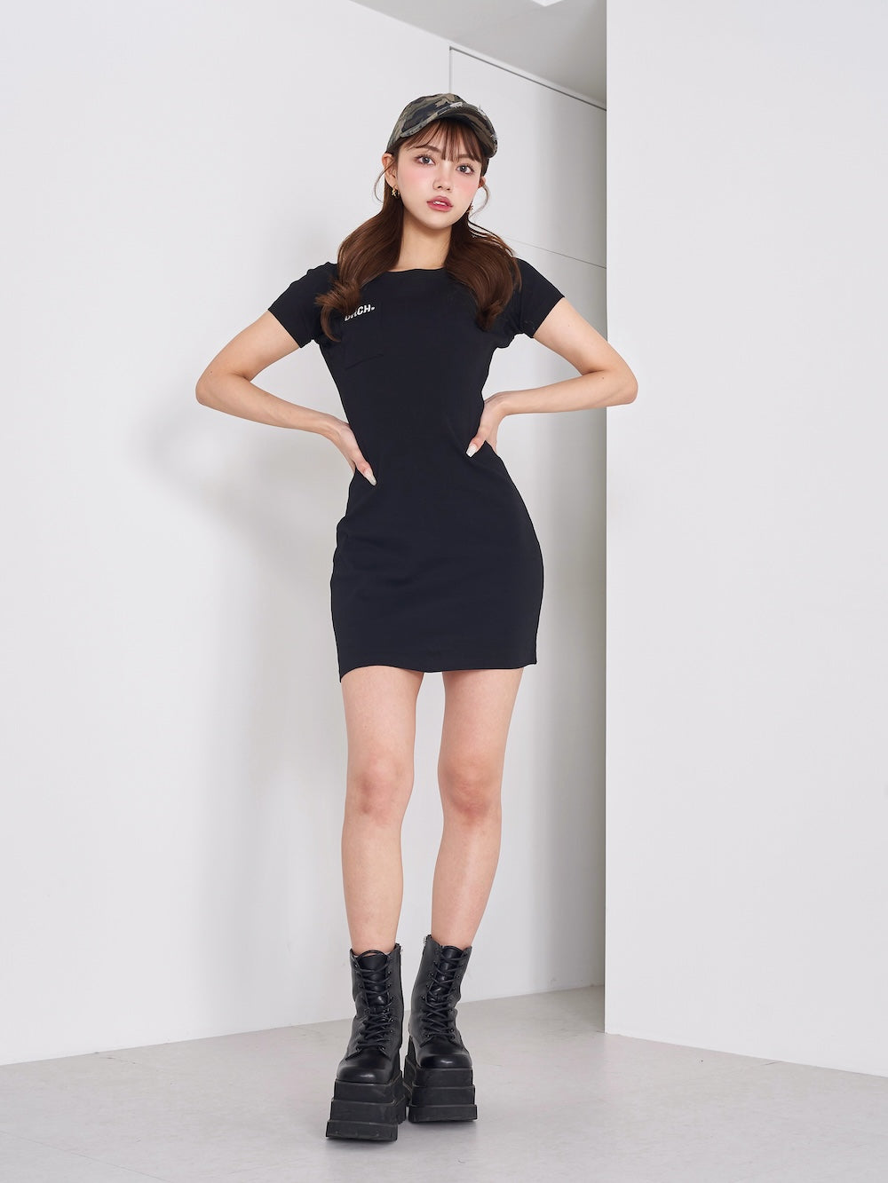 モデル:163cm(着用サイズ:FREE 着用カラー:BLK)