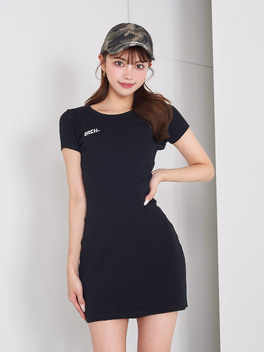 モデル:163cm(着用サイズ:FREE 着用カラー:BLK)