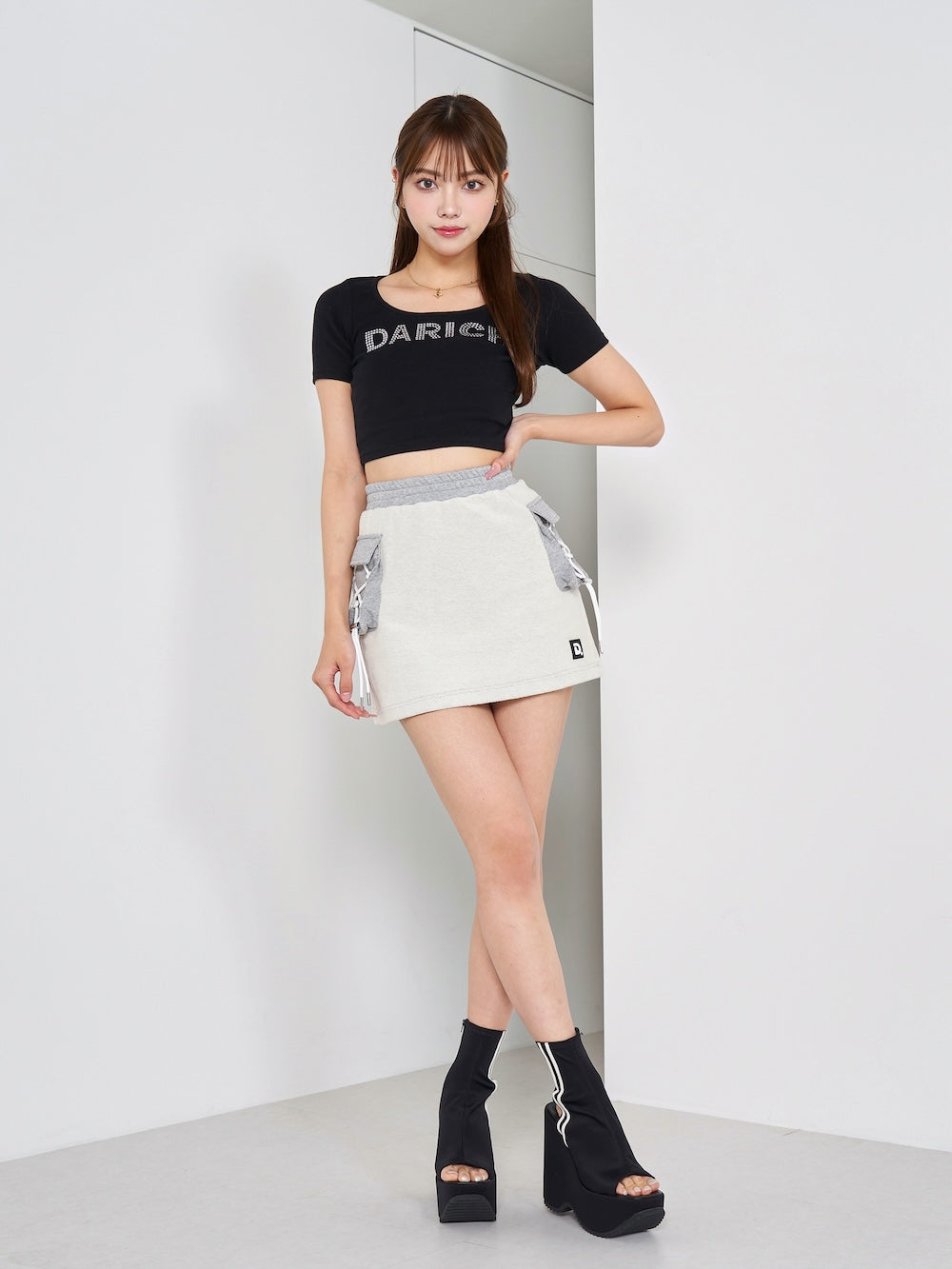 モデル:163cm(着用サイズ:FREE 着用カラー:GRY)