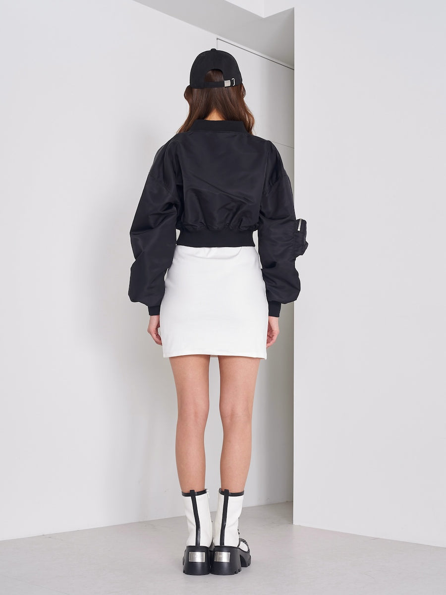モデル:163cm(着用サイズ:FREE 着用カラー:BLK)
