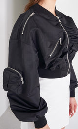 モデル:163cm(着用サイズ:FREE 着用カラー:BLK)