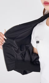 モデル:163cm(着用サイズ:FREE 着用カラー:BLK)
